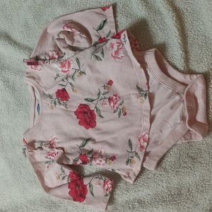 2/$20 Old Navy Baby Girl Onesie / Shirt Floral Size 6-12 Months